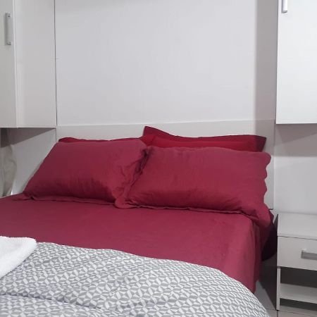 Studio Central Proximo A Faculdade E Rodoviaria Куритиба Экстерьер фото